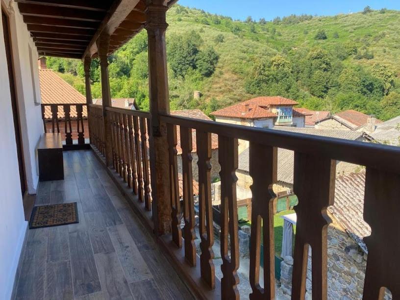 ポサダ・デ・バルデオン La Balconada De Valdeonヴィラ エクステリア 写真